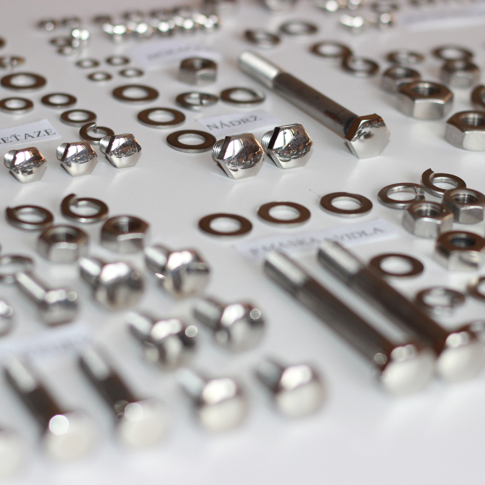 Complete set of screws, POLISHED STAINLESS - JAWA 350 Panelka